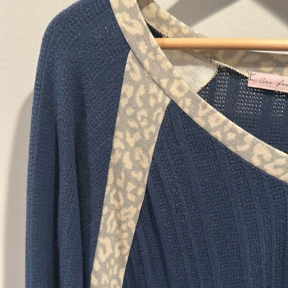 Ces Femme Medium Navy Blue Animal Print Open Knit Dolman Sweater Top - Picture 3 of 11
